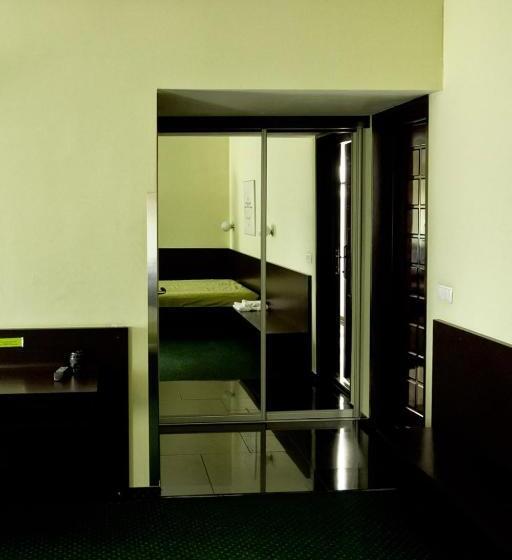 سوییت جونیور, Motelchuk