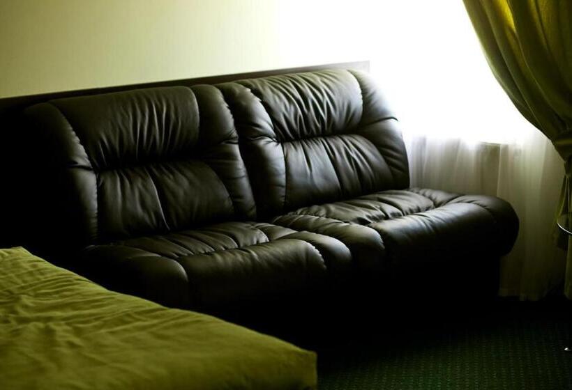 سوییت جونیور, Motelchuk