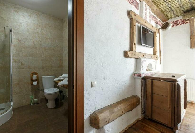 סוויטת ג'וניור, Stara Pravda Hotel   History