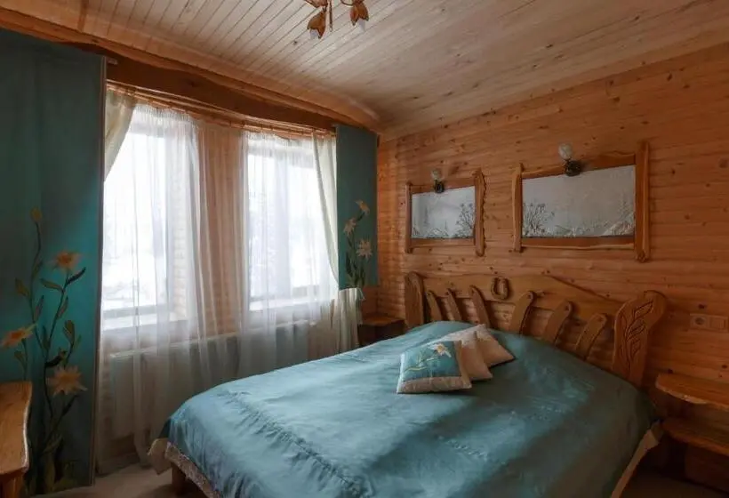 اتاق استاندارد, Stara Pravda Hotel   History