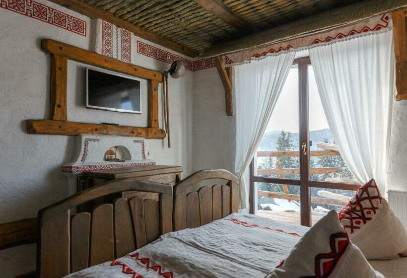 סוויטת ג'וניור, Stara Pravda Hotel   History