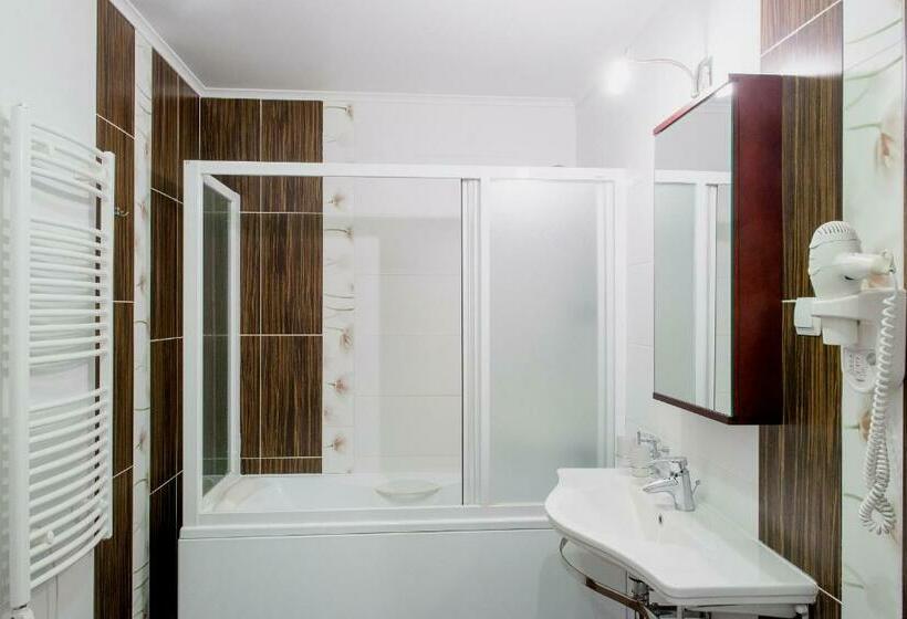 سوییت, Zolota Gora Hotel Rancho