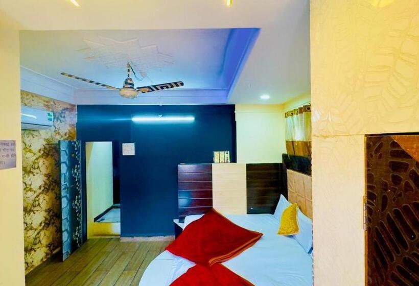 Standard Quadruple Room, New G P Guest House