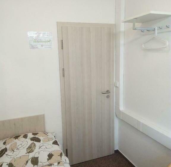 اتاق استاندارد یک نفره, Minipenzion Na Vyhlídce