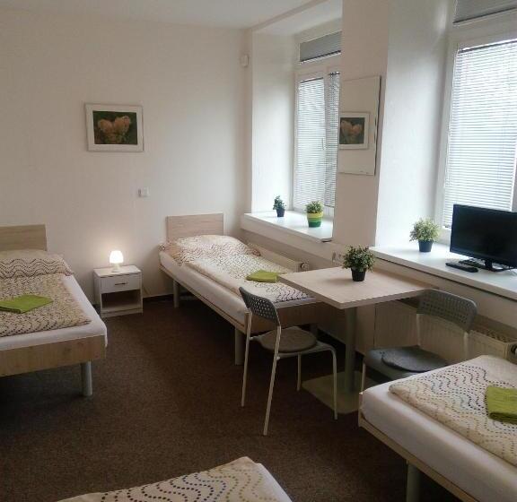 اتاق استاندارد چهار تخته, Minipenzion Na Vyhlídce