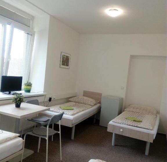 اتاق استاندارد چهار تخته, Minipenzion Na Vyhlídce