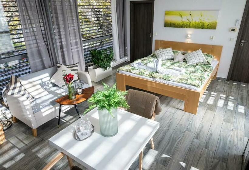 套房, Atelier Lanna