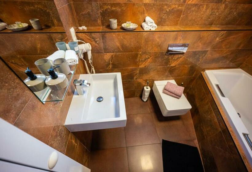 套房, Atelier Lanna