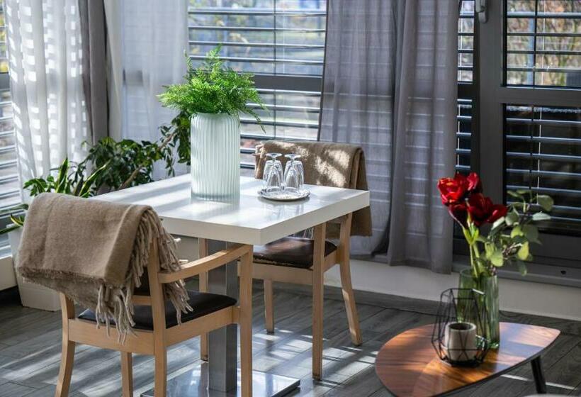 套房, Atelier Lanna