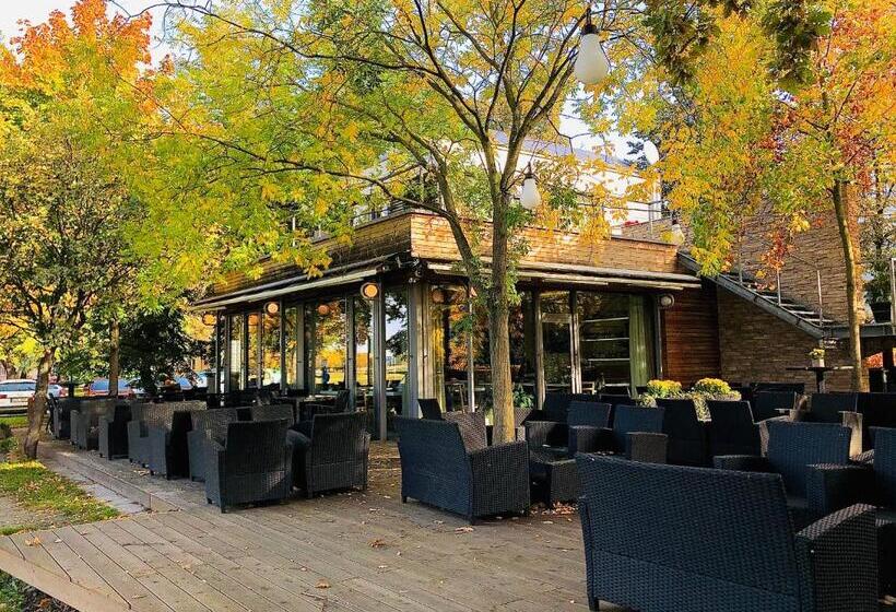 套房, Atelier Lanna