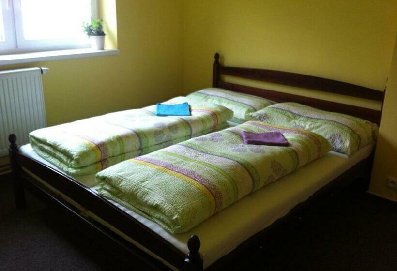 اتاق استاندارد, Previt Janek