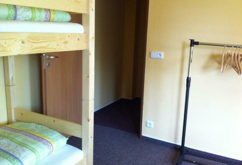 اتاق استاندارد چهار تخته, Previt Janek