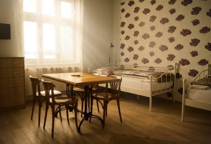 スタンダード４人部屋, Hostel U Arény