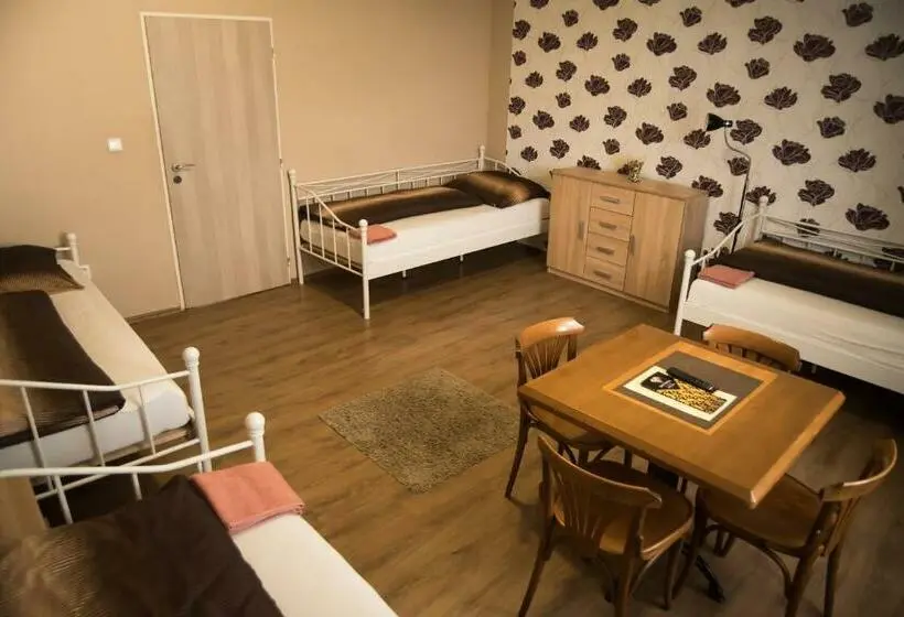 スタンダード４人部屋, Hostel U Arény