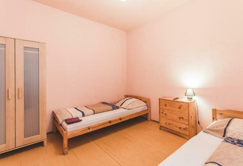 Standard Szoba, Hostel U Arény