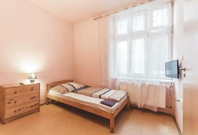 スタンダードルーム, Hostel U Arény
