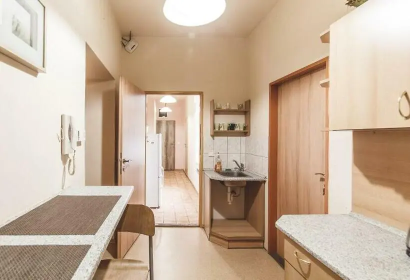 スタンダードルーム, Hostel U Arény