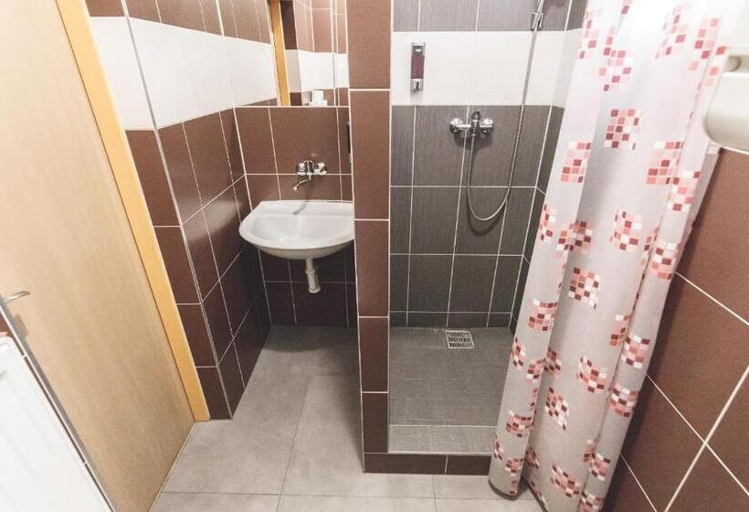 Standard Szoba, Hostel U Arény