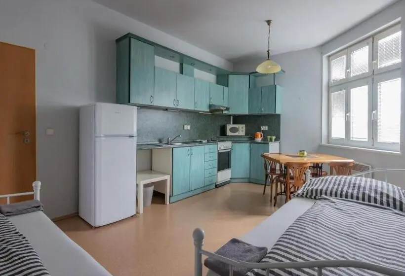 ファミリールーム, Hostel U Arény