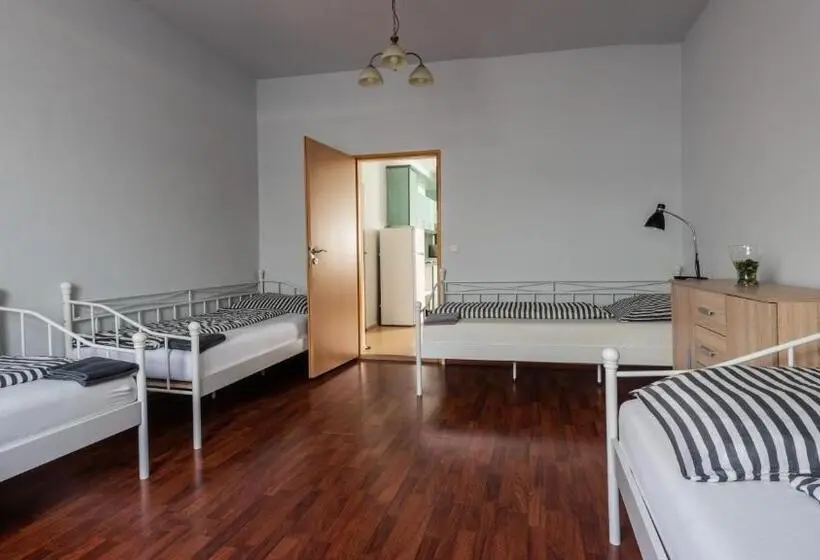 ファミリールーム, Hostel U Arény