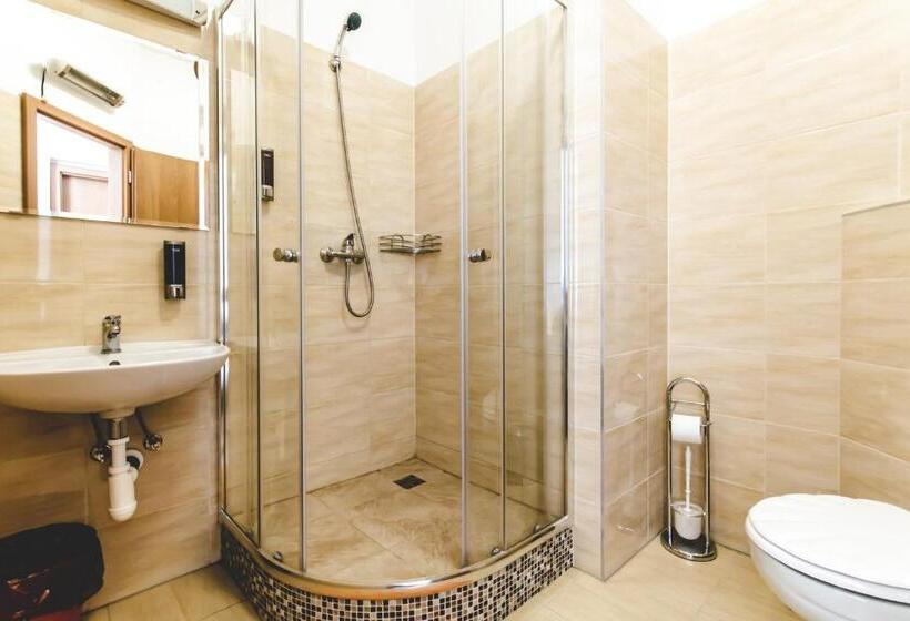 Standard Szoba, Hostel U Arény