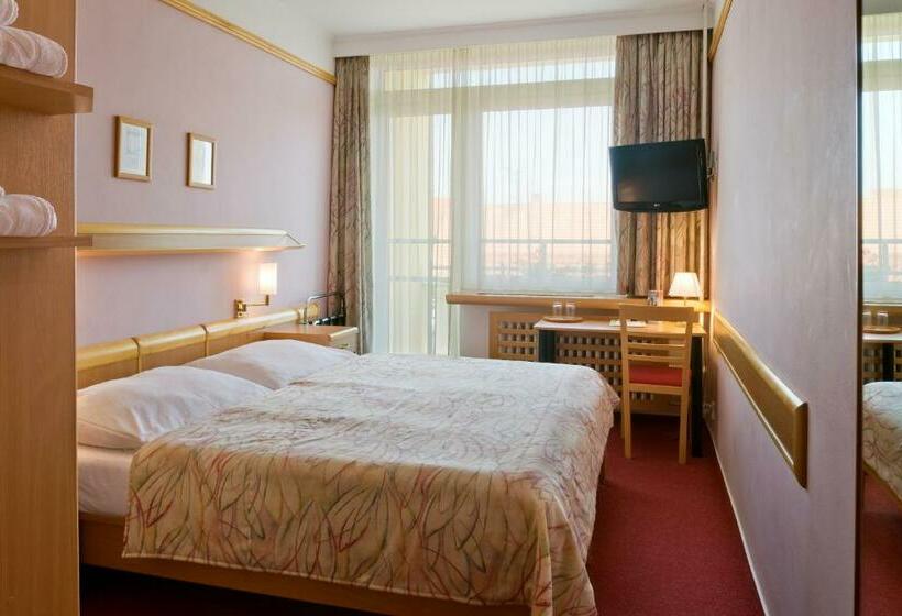 标准间, Akademie A Depandance Vila Jarmila