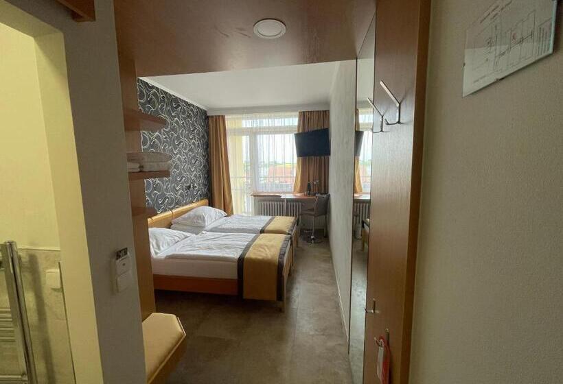 标准间, Akademie A Depandance Vila Jarmila