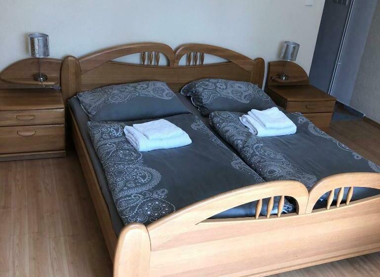 דירת חדר, Apartment Elli