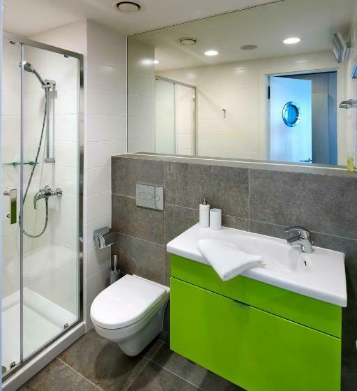 Egyágyas Economy Szoba, Erwin Junker