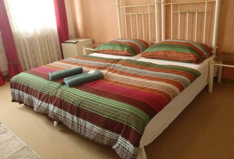 غرفة قياسية, Green House