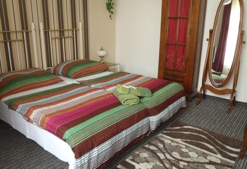 غرفة قياسية, Green House