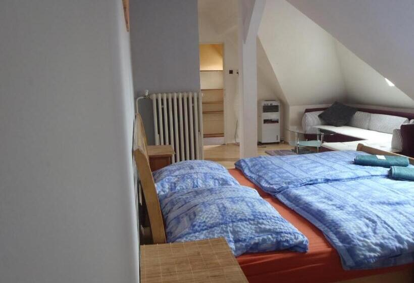 شقة غرفتين, Green House