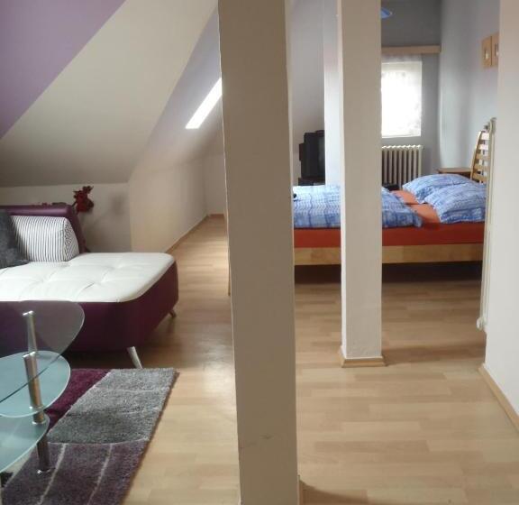 شقة غرفتين, Green House