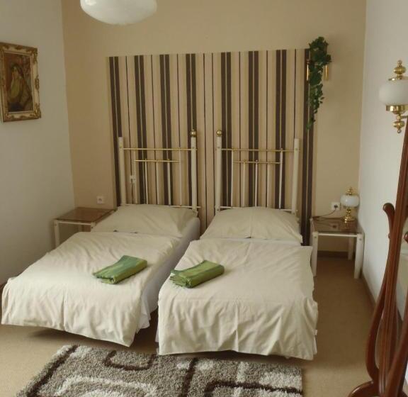 غرفة قياسية, Green House