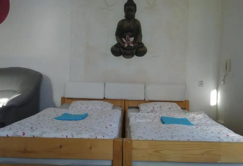エコノミー４人部屋, Hostel Moravia Ostrava