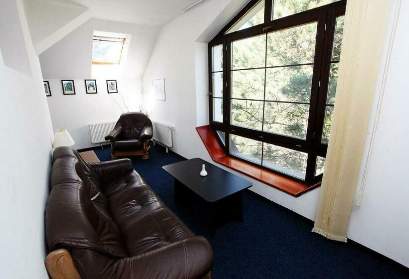 スタンダード４人部屋, širák