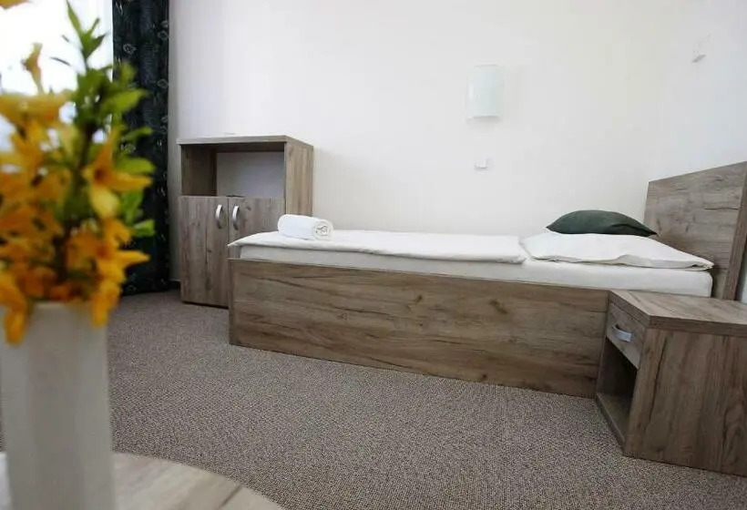 Quarto standart individual, širák