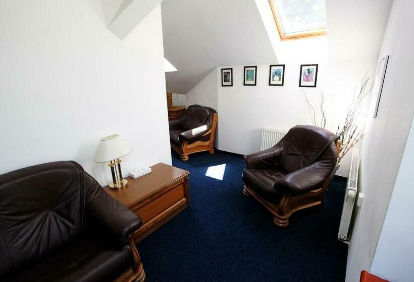 スタンダード４人部屋, širák