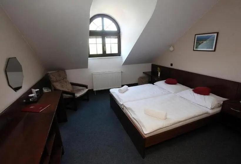 Quarto standard, širák