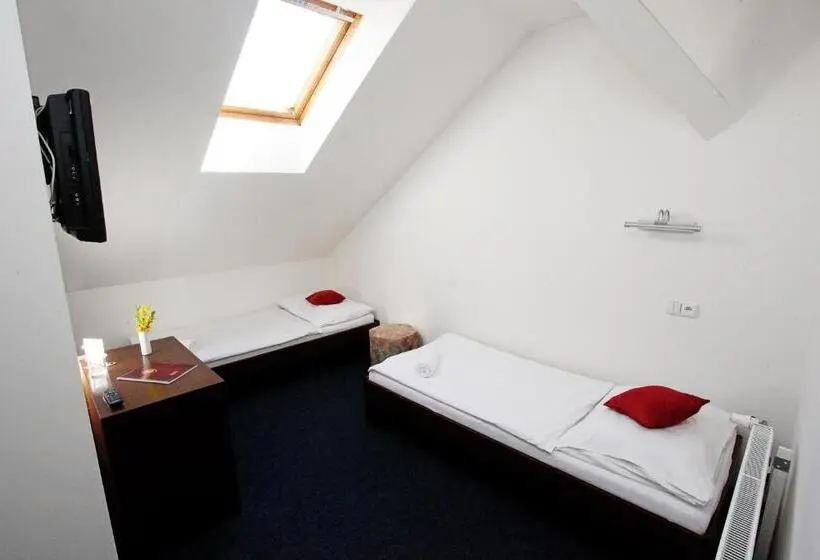 Quarto standard, širák