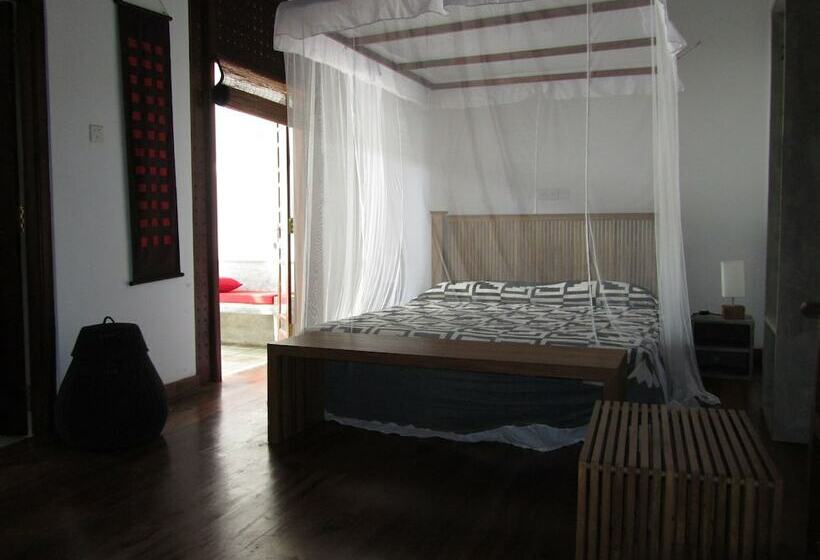 Трехместный Номер Премиум, Isana Beach House