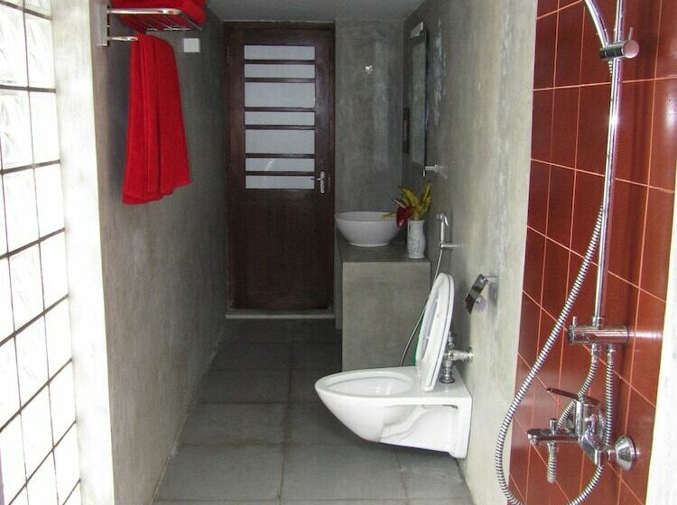اتاق پریمیوم سه تخته, Isana Beach House
