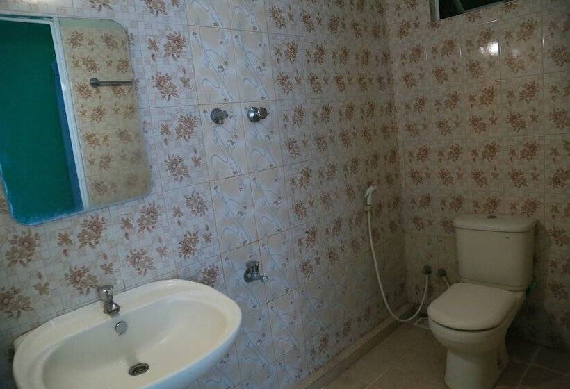 家庭间, Kings Hotel Restaurant And Bar