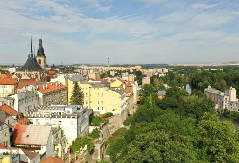 Standard Szoba, Na Hradbách