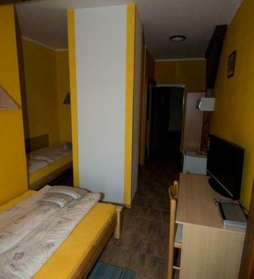 חדר סטנדרט, Na Hradbách