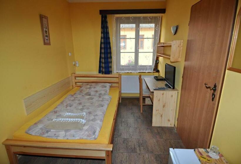 Номер Стандарт, Na Hradbách