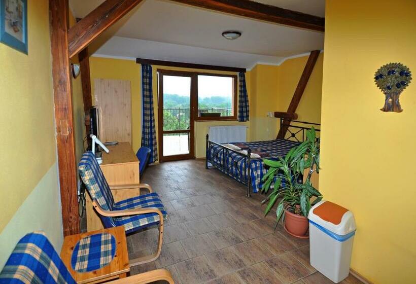 חדר סטנדרט, Na Hradbách