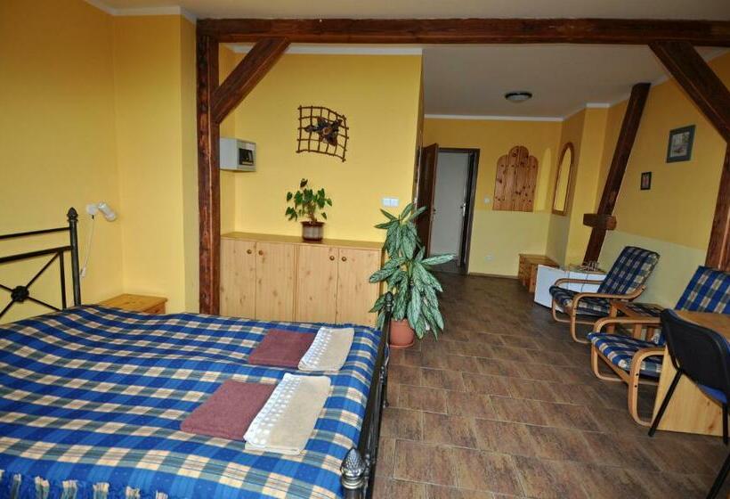 חדר סטנדרט, Na Hradbách