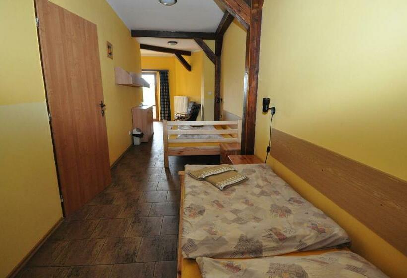 חדר סטנדרט, Na Hradbách