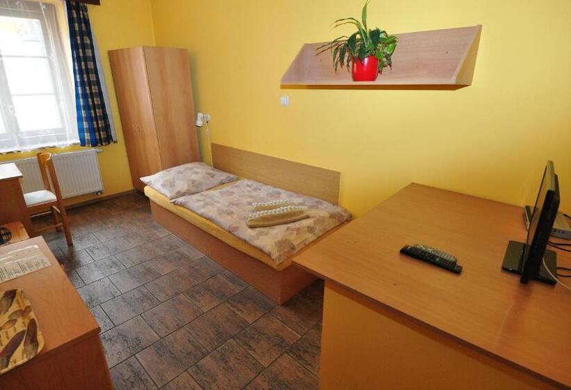 Номер Стандарт, Na Hradbách